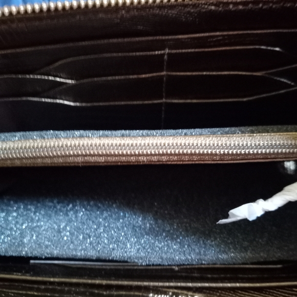 Cole Haan wallet - Picture 4 of 6